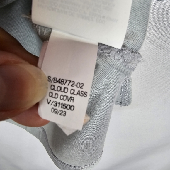 Old Navy Active Cloud Soft Cropped Tee NWT - Picture 8 of 9